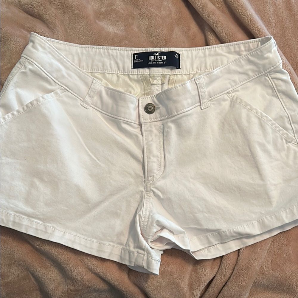 Hollister Women's White khaki Shorts